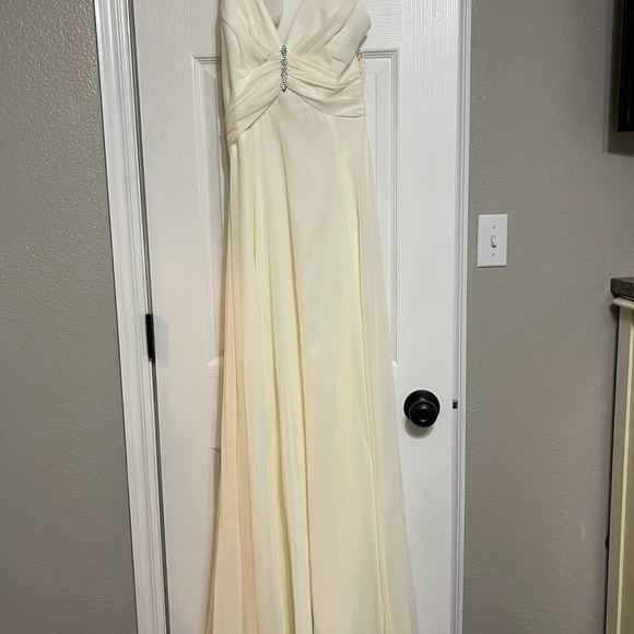 Ivory formal full length Gown in size XS - Picture 3 of 8